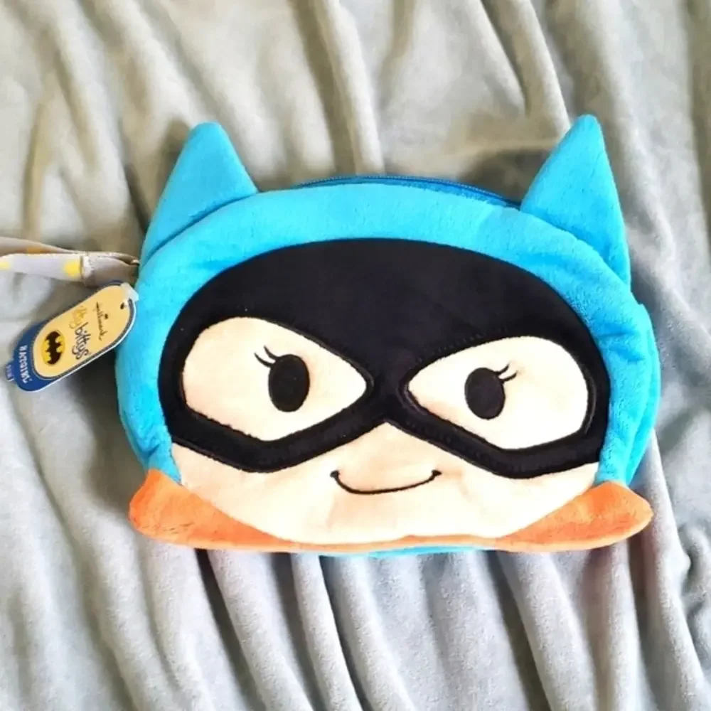 Itty Bitty‎ Batgirl